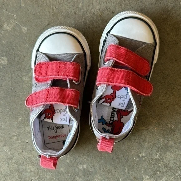 Dr Seuss Converse Kids Low All Star Chuck Taylor - Picture 1 of 10